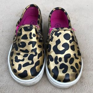 Toddler slip on sneakers